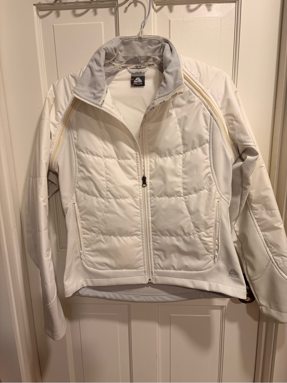 Vintage Y2K Nike ACG Women's White Quilted Puffer Jacket